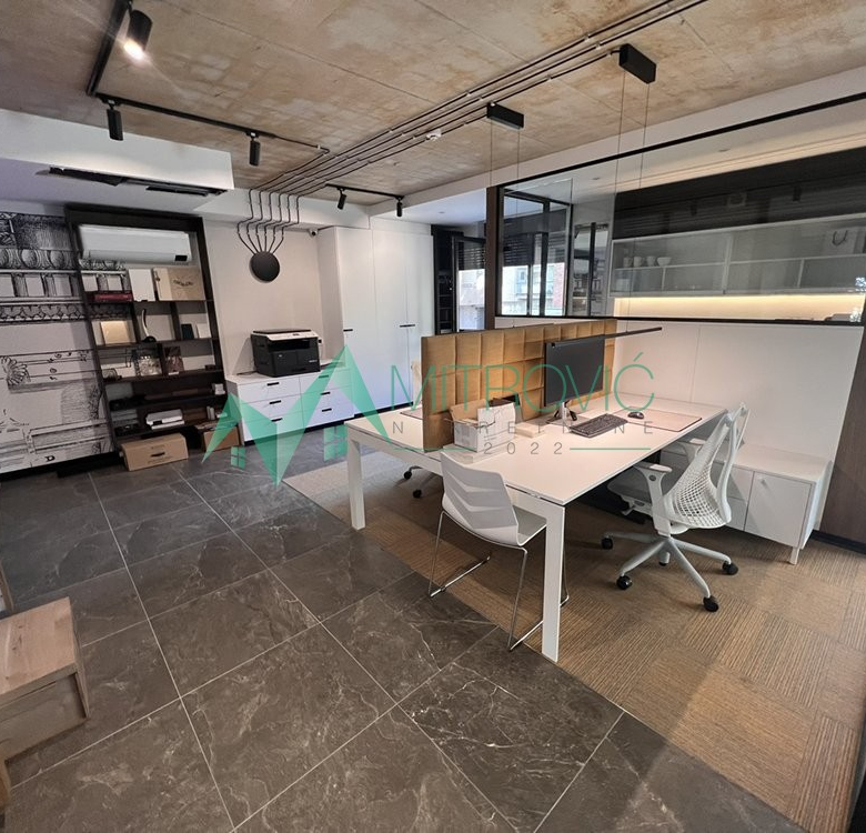 Lokal Prodaja Novi Sad  121 m2