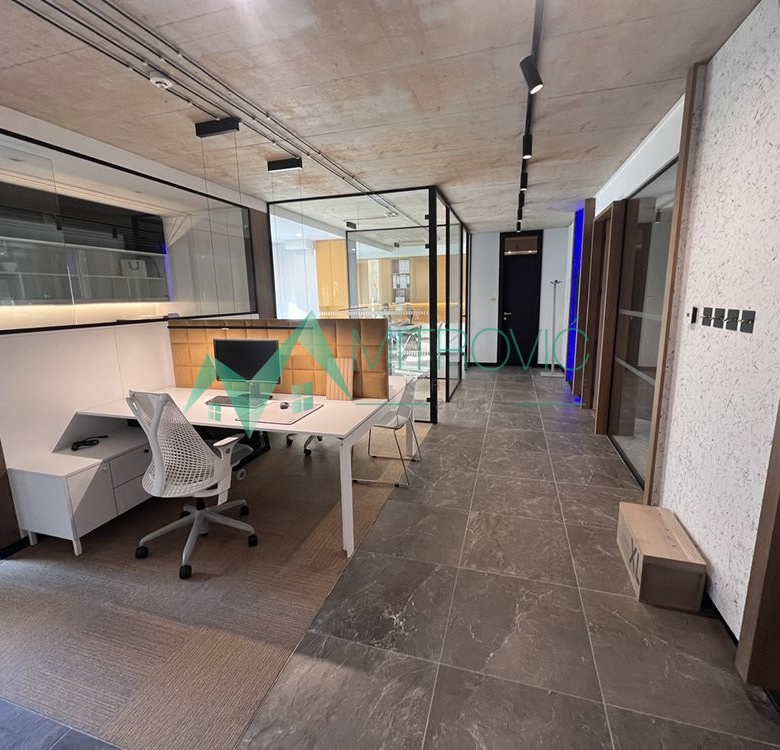 Lokal Prodaja Novi Sad  121 m2