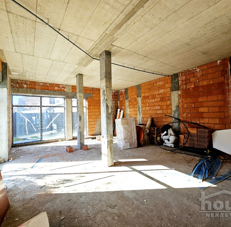 Lokal Prodaja Novi Sad  208 m2