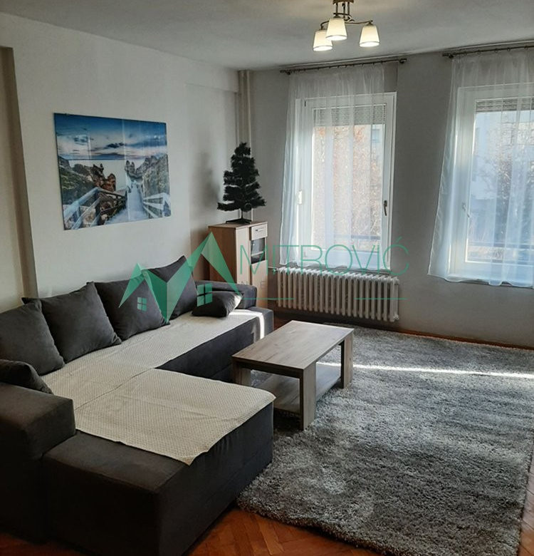 Novi Sad, Bulevar oslobođenje- Kompletno opremljen i renoviran stan na atraktivnoj lokaciji.