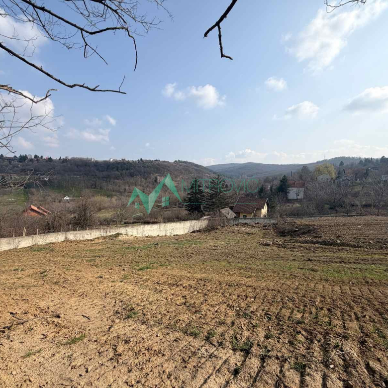 Plac Prodaja Sremska Kamenica  914 m2