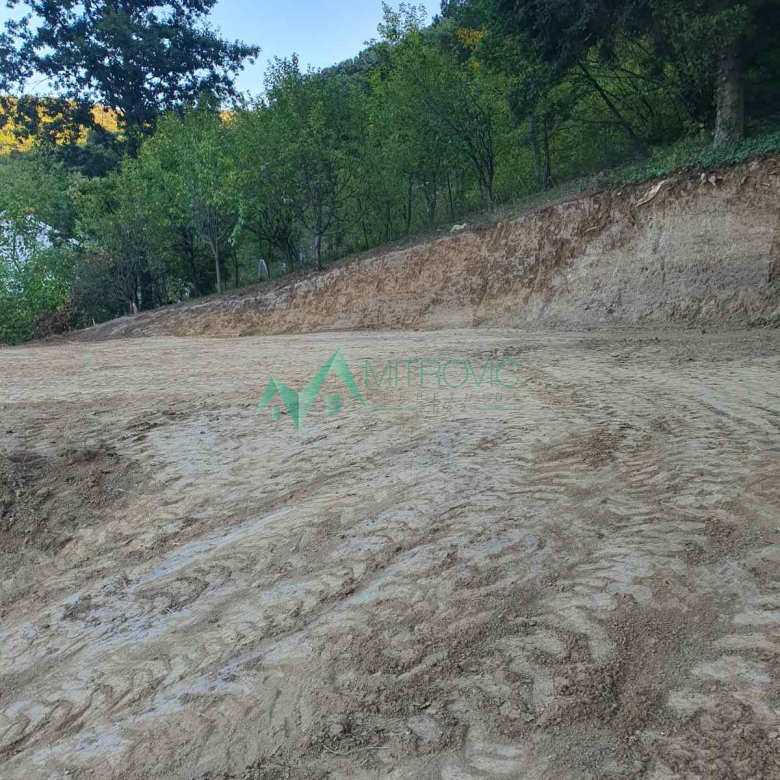 Plac Prodaja Beočin  556 m2