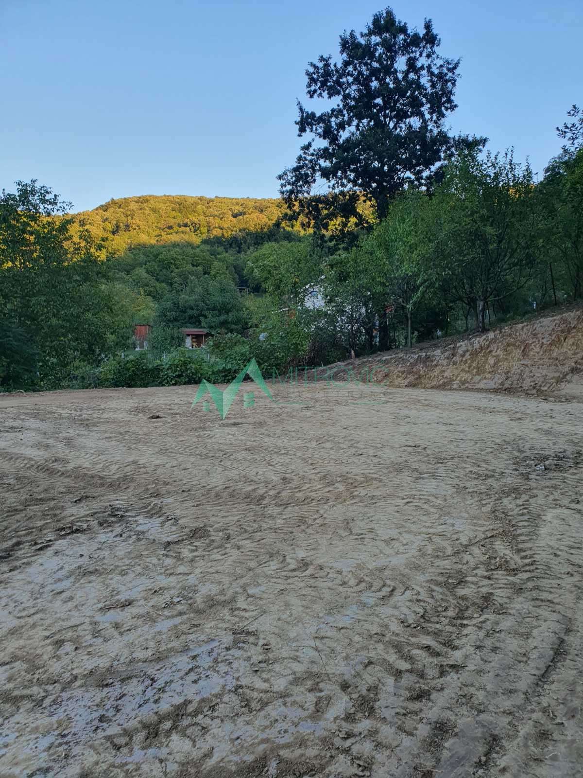 Plac Prodaja Beočin  556 m2