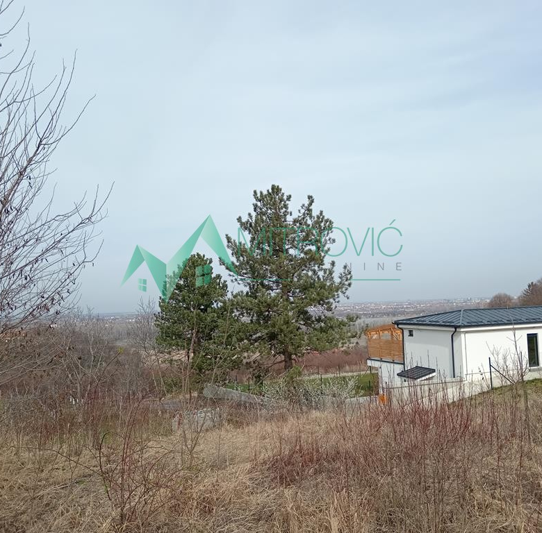 Plac Prodaja Sremska Kamenica  2504 m2