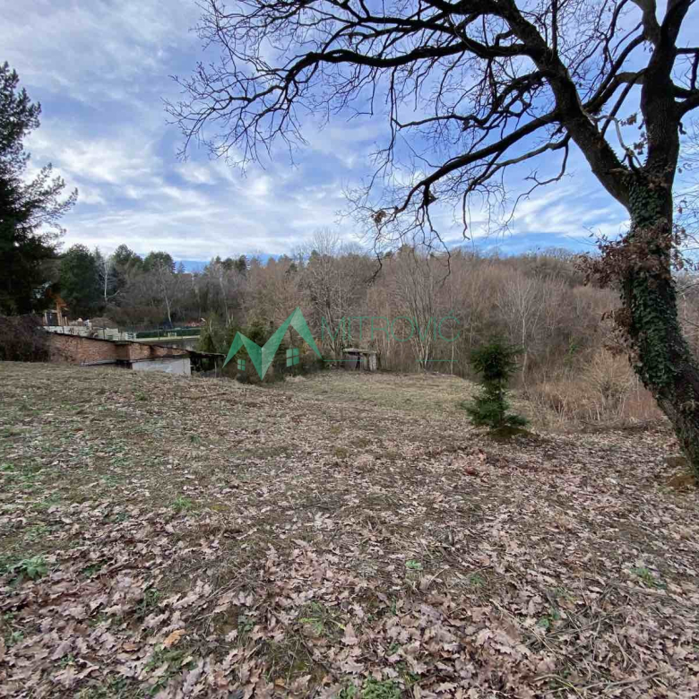 Plac Prodaja Sremska Kamenica  1121 m2