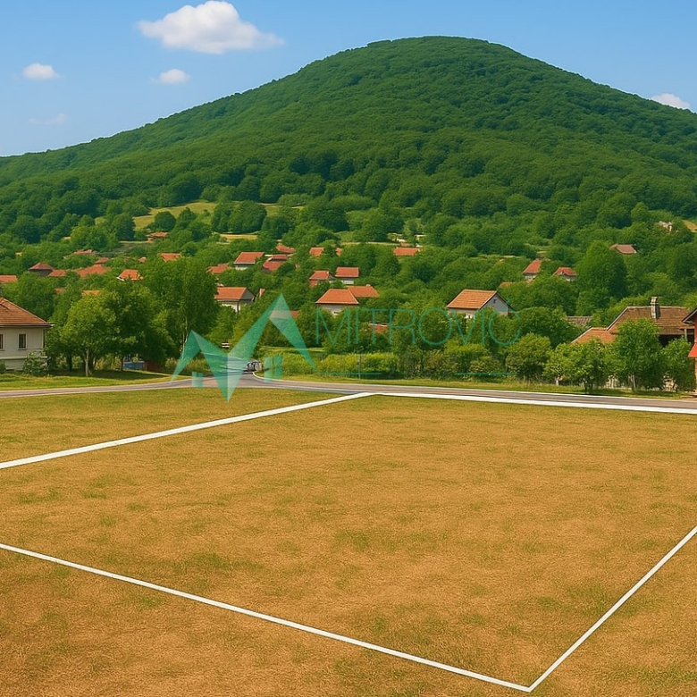 Plac Prodaja Vrdnik  889 m2