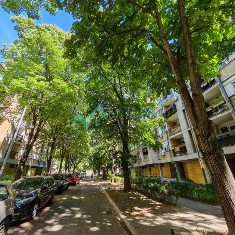 Stan Prodaja Novi Sad  43 m2