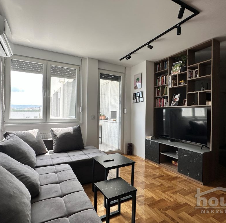 Stan Prodaja Novi Sad  43 m2