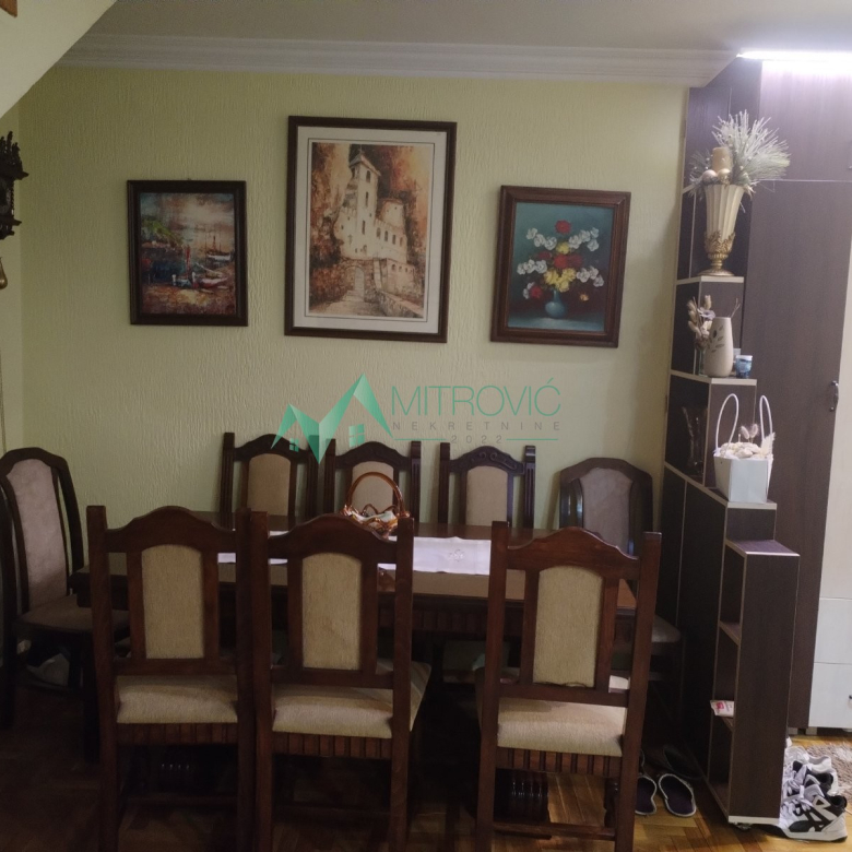 Stan Prodaja Novi Sad  77 m2