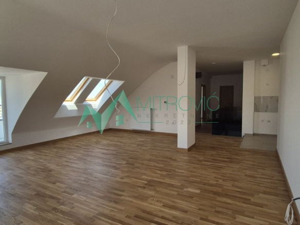 Stan Prodaja Petrovaradin  84 m2