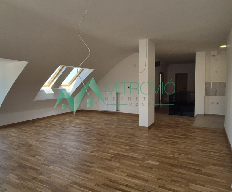 Petrovaradin – Useljiv, Trosoban stan – dupleks 84 m2 sa povratom PDV.