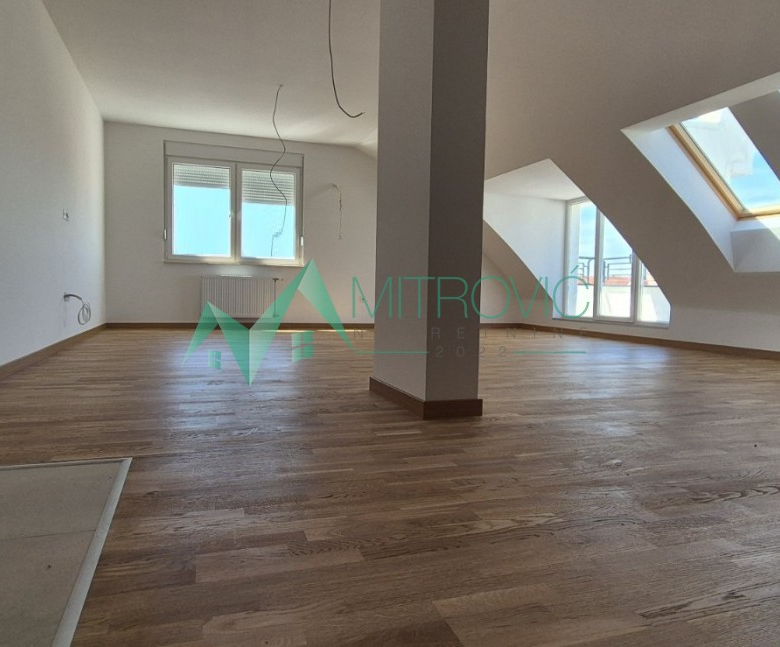 Stan Prodaja Petrovaradin  84 m2