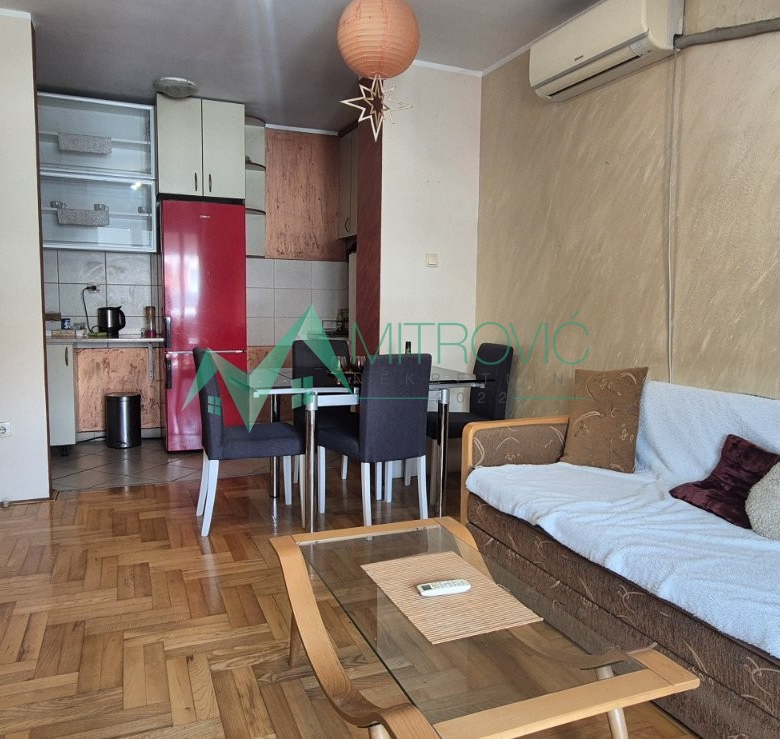 Novi Sad, Nova detelinara – Dvoiposoban stan funkcionalnog rasporeda 55m2.