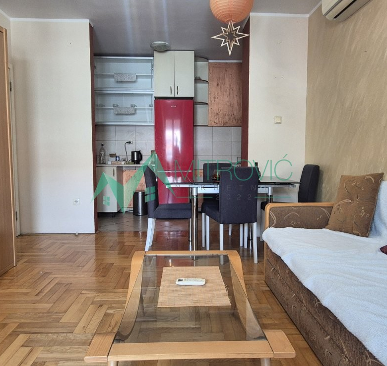 Stan Prodaja Novi Sad  55 m2