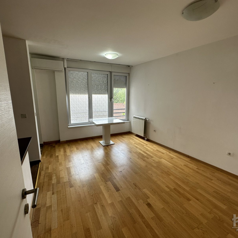 Stan Prodaja Novi Sad  48 m2