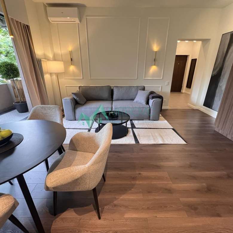 Stan Prodaja Novi Sad  85 m2