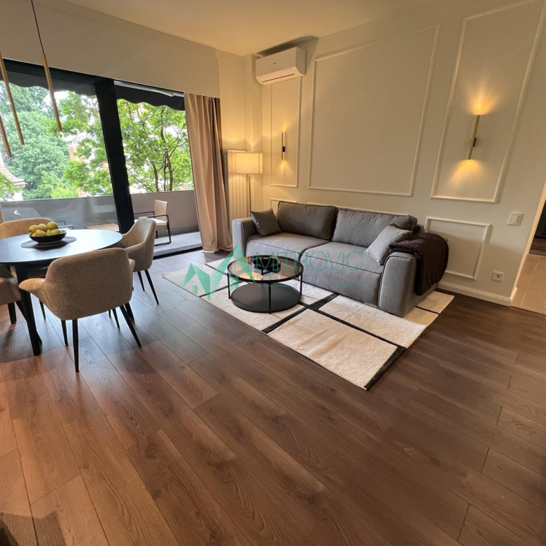 Stan Prodaja Novi Sad  85 m2