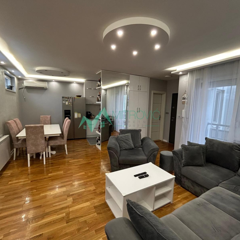 Stan Prodaja Novi Sad  67 m2