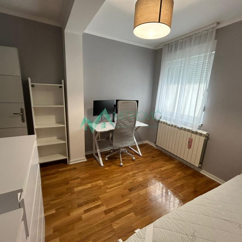 Stan Prodaja Novi Sad  67 m2
