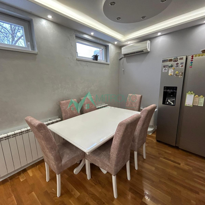 Stan Prodaja Novi Sad  67 m2