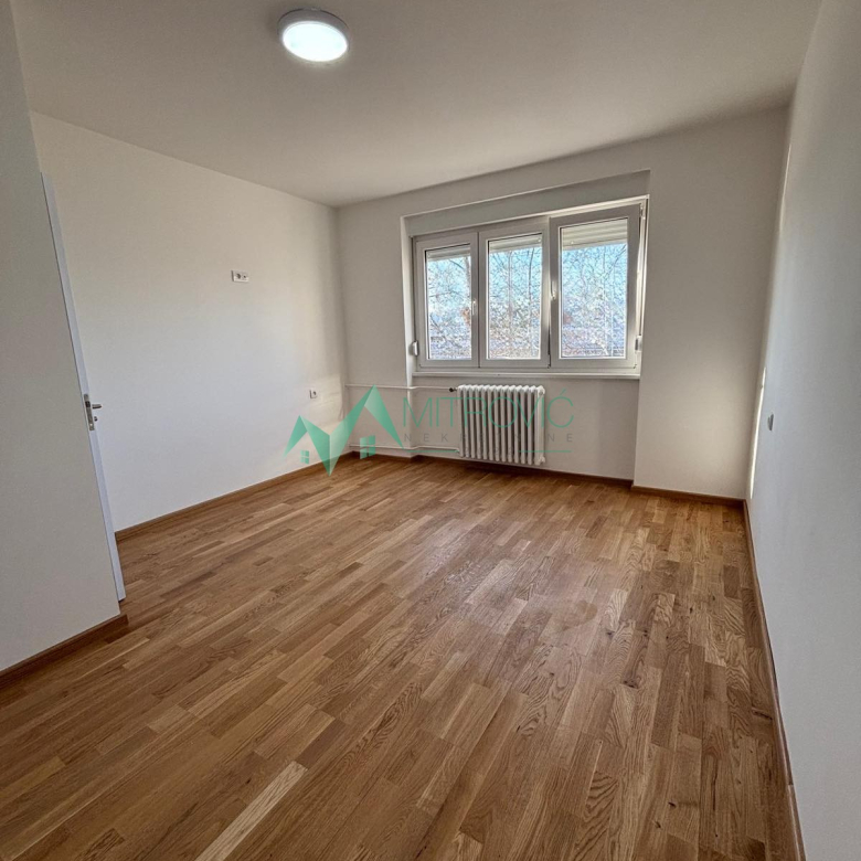 Stan Prodaja Novi Sad  54 m2