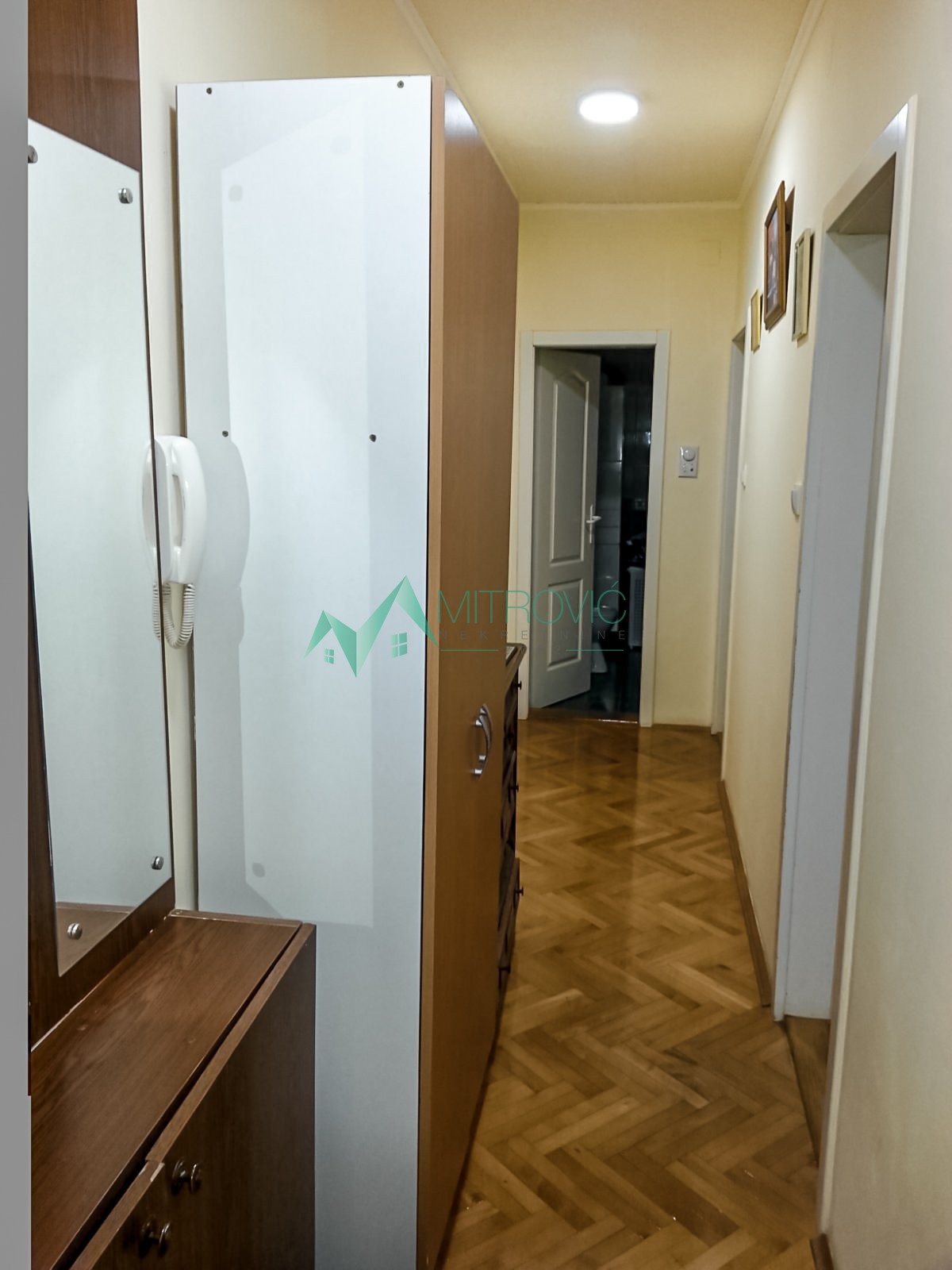 Stan Prodaja Novi Sad  50 m2