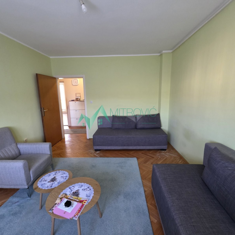 Stan Novi Sad - Stan sa dušom u najlepšem delu Novog naselja - Superstan