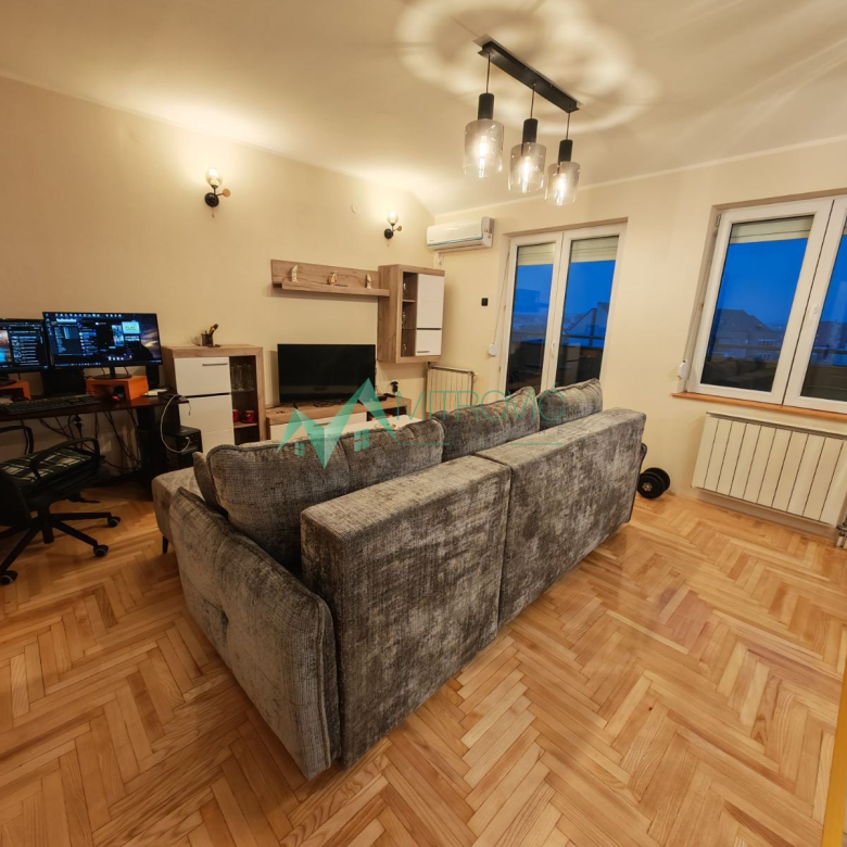 Stan Prodaja Novi Sad  54 m2