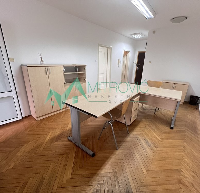 Novi Sad, Bulevar oslobođenja – Dvosoban stan – poslovni apartman 46 m2.