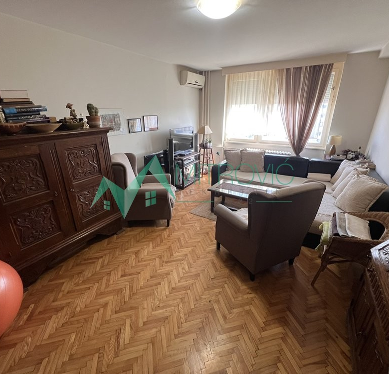 Stan Prodaja Novi Sad  54 m2