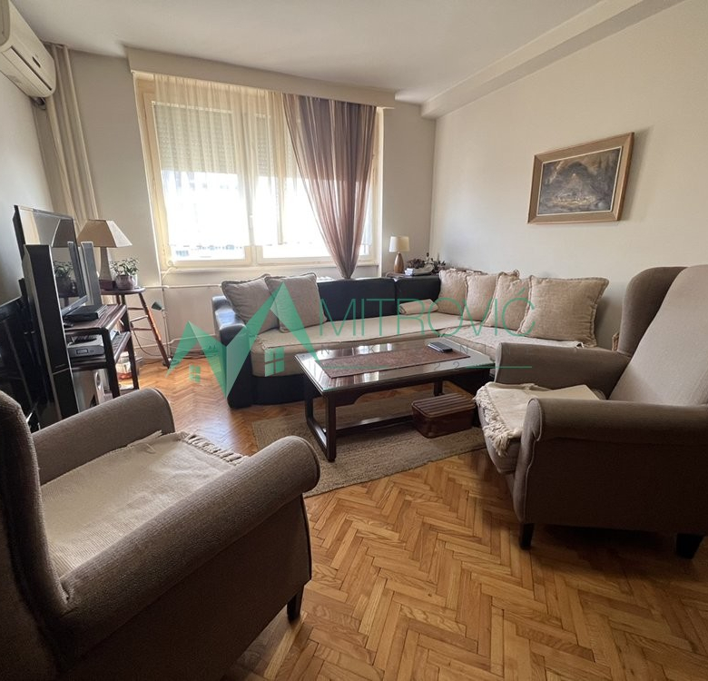 Novi Sad, Bulevar oslobođenja – Komforan dvosoban stan.
