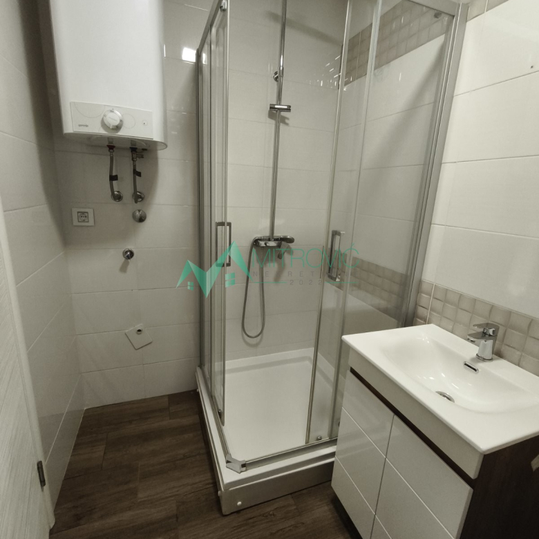 Stan Prodaja Novi Sad  40 m2