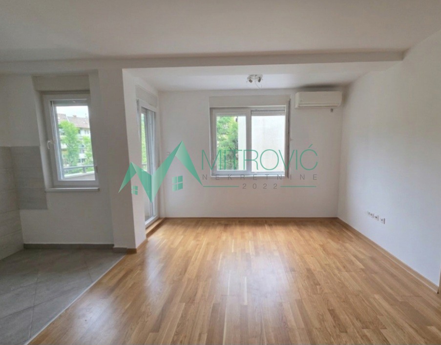 Stan Prodaja Novi Sad  40 m2