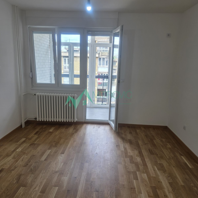 Stan Prodaja Novi Sad  42 m2
