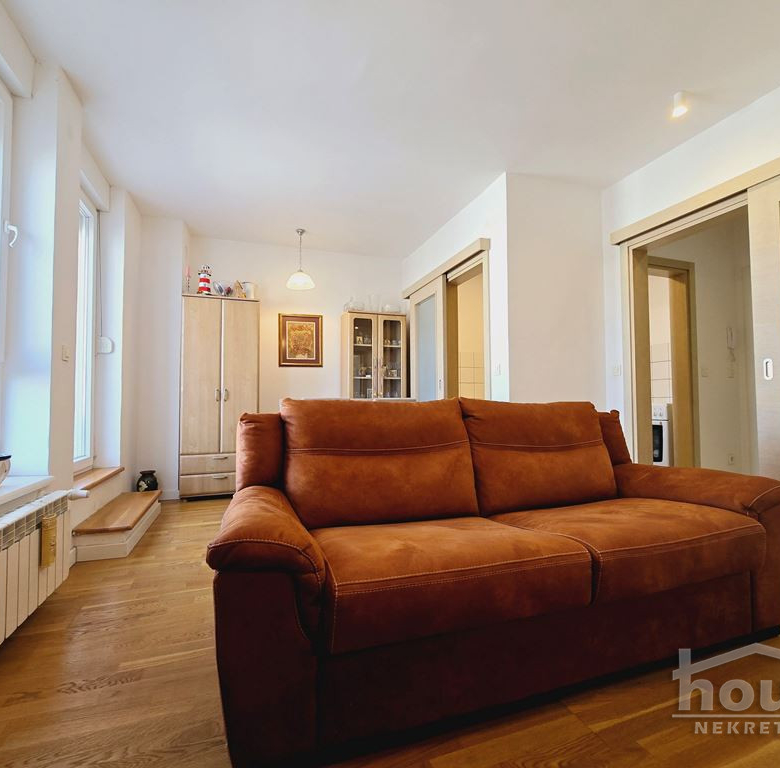 Stan Prodaja Novi Sad  66 m2