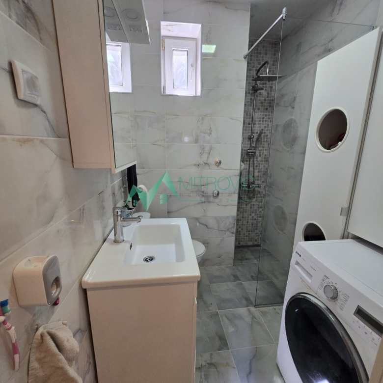 Stan Prodaja Novi Sad  72 m2