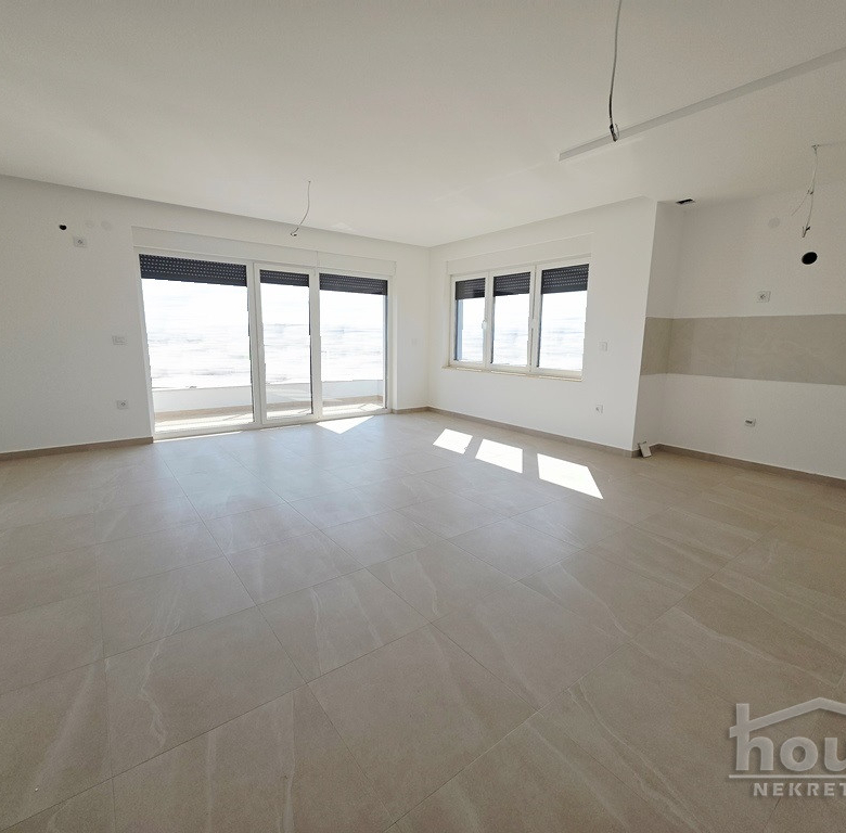 Stan Prodaja Novi Sad  93 m2