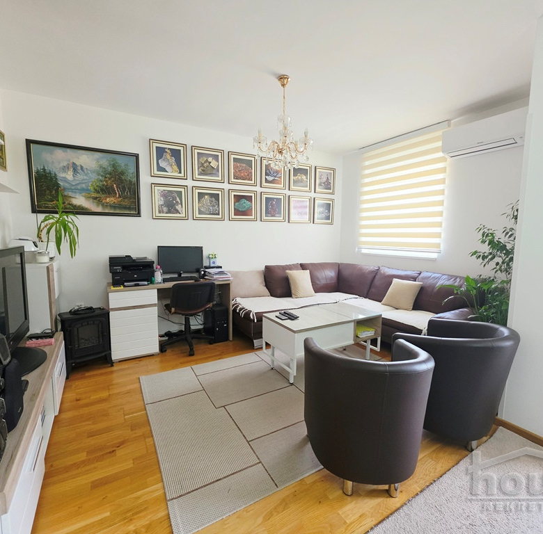 Stan Prodaja Novi Sad  80 m2