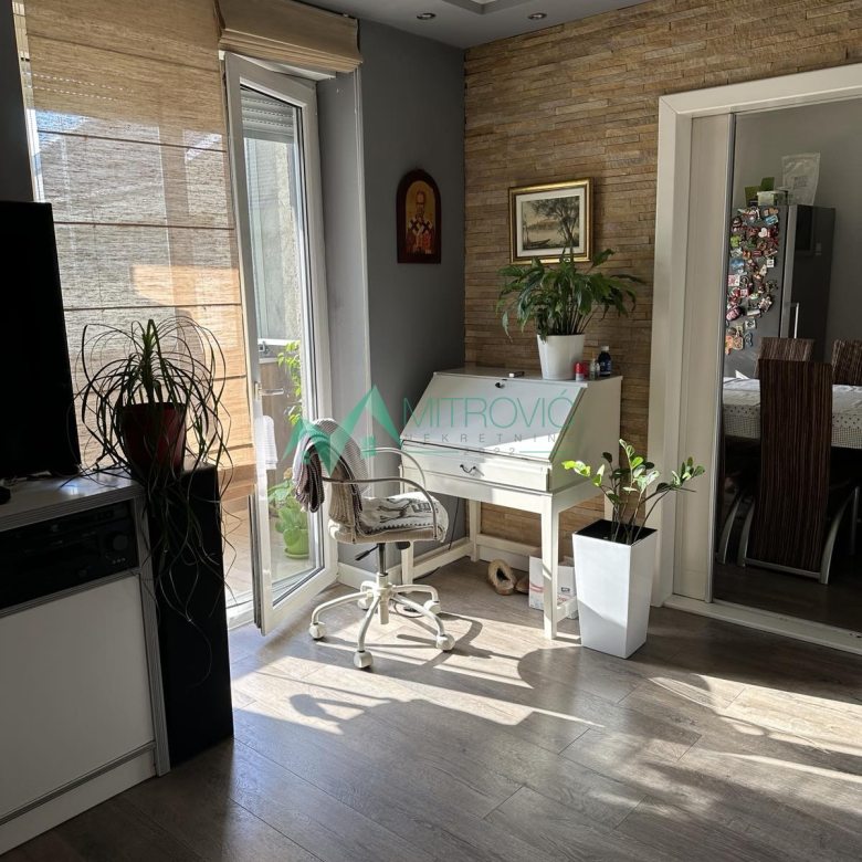 Stan Prodaja Novi Sad  81 m2