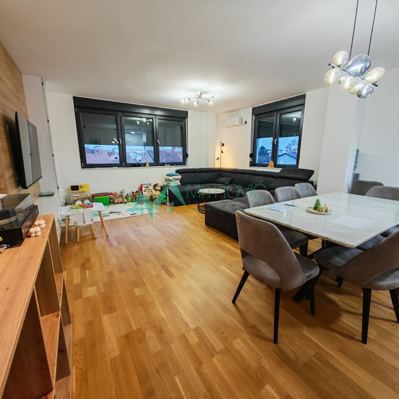 Stan Prodaja Novi Sad  87 m2