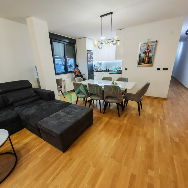 Stan Prodaja Novi Sad  87 m2