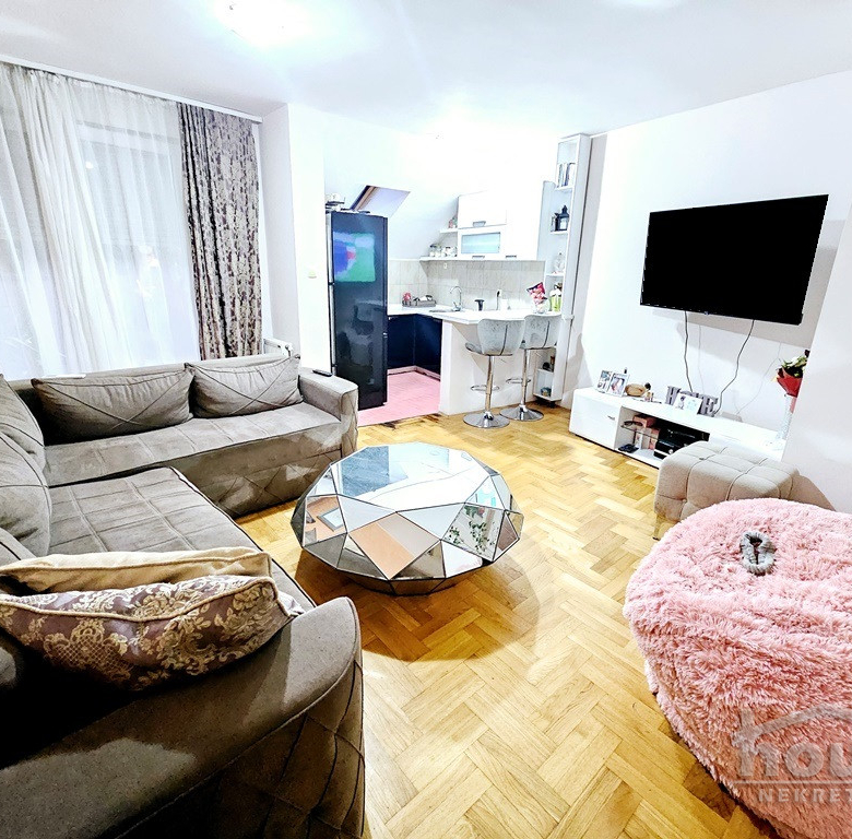 Stan Prodaja Novi Sad  75 m2