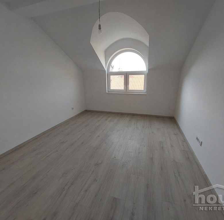 Stan Prodaja Novi Sad  83 m2