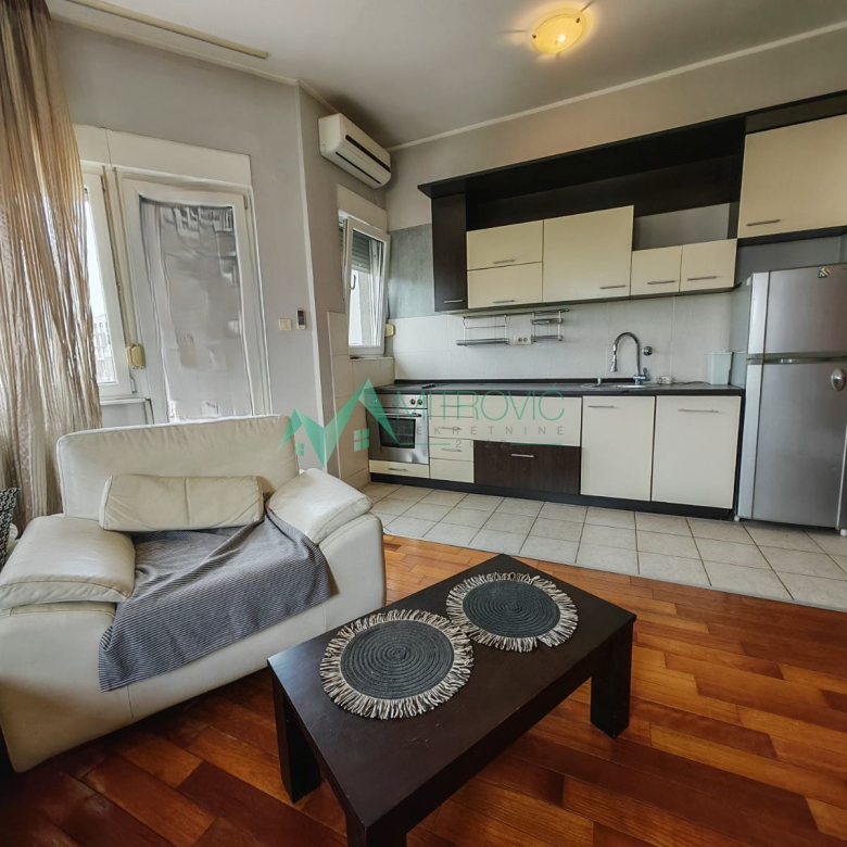 Stan Prodaja Novi Sad  67 m2