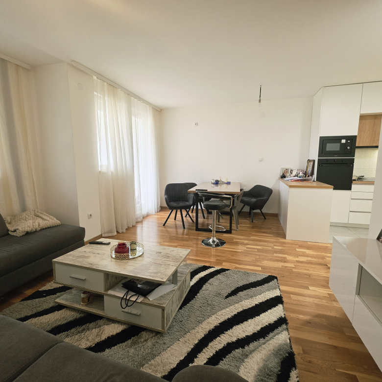Stan Prodaja Novi Sad  78 m2