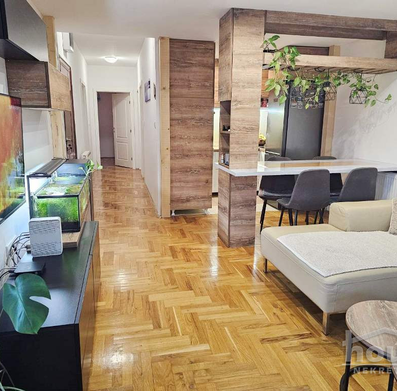 Stan Prodaja Novi Sad  69 m2