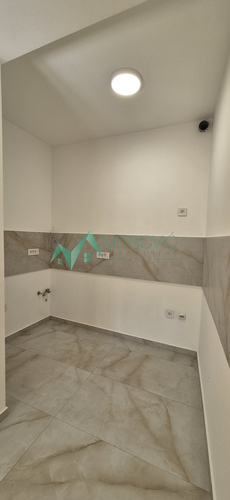 Stan Prodaja Novi Sad  85 m2