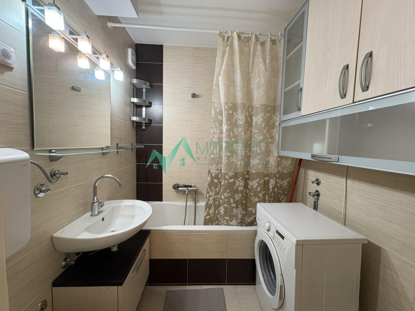 Stan Prodaja Novi Sad  74 m2