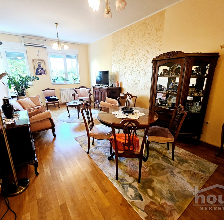 Stan Prodaja Novi Sad  90 m2