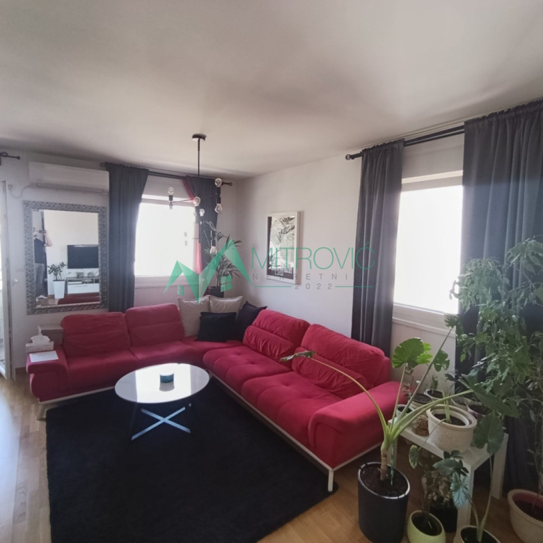 Stan Prodaja Novi Sad  72 m2